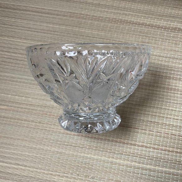 Crystal candy bowl with carved design - Picture 8 of 11
